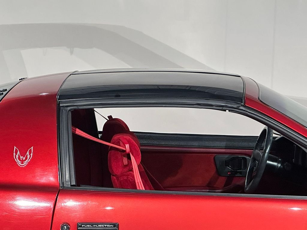 Used 1987 Red Pontiac  image 83