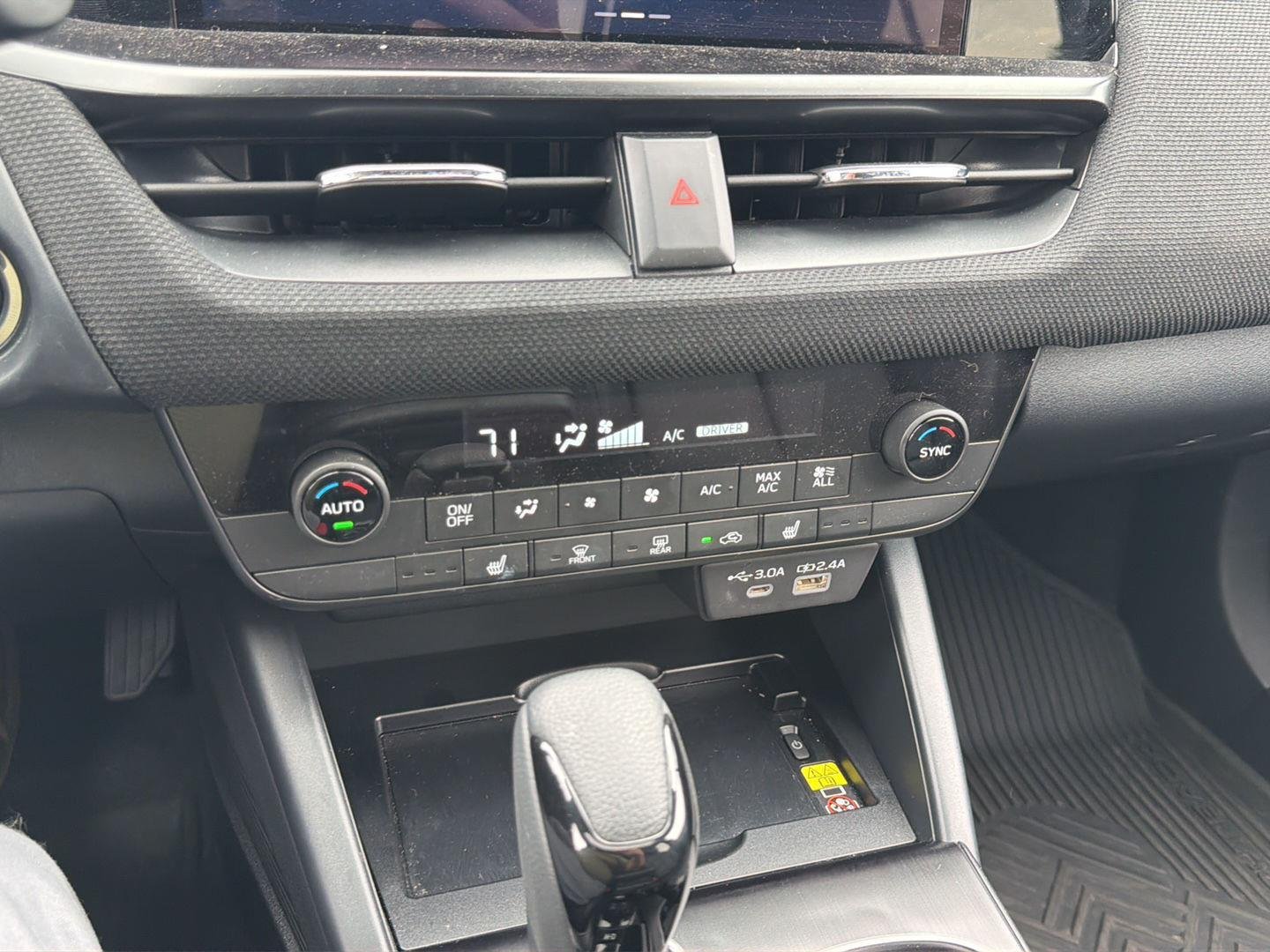 Used 2026 Pearl Subaru Premium image 12