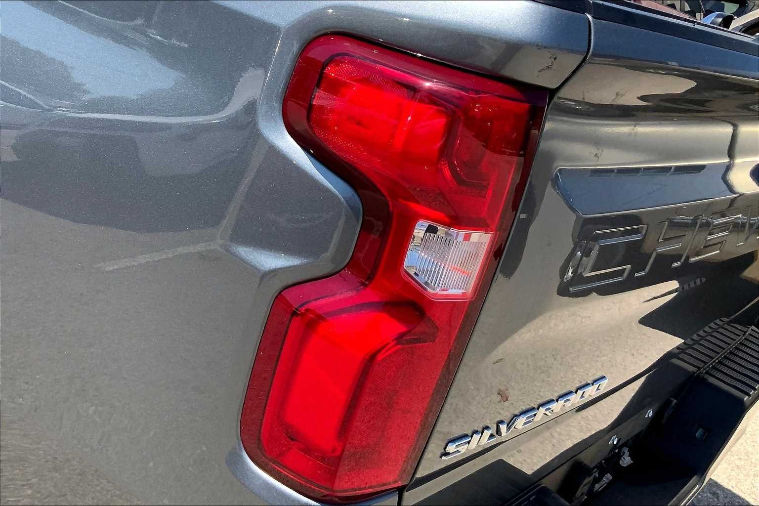 Used 2020 Satin Steel Metallic Chevrolet RST image 29