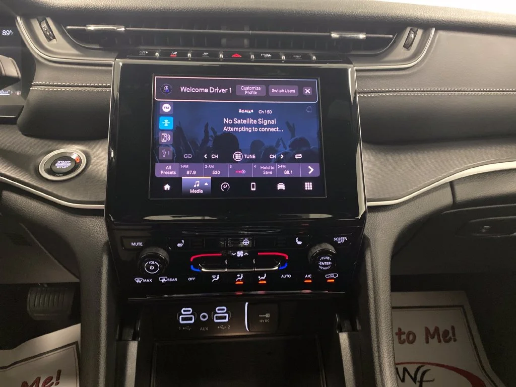 Used 2025 Gray Jeep Laredo image 20