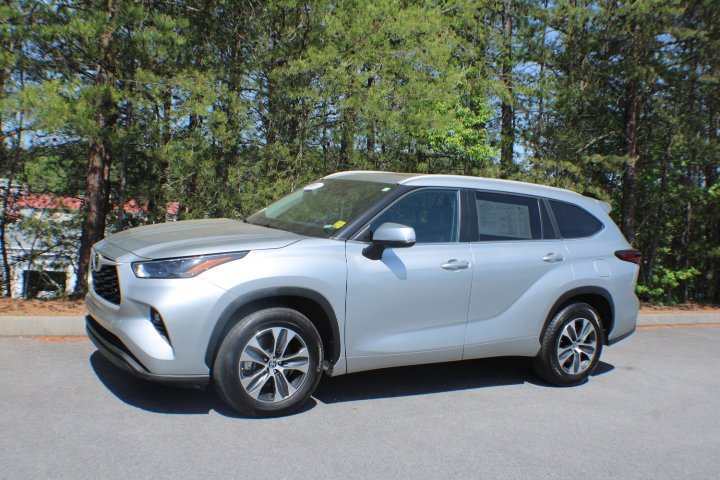 Certified Used 2024 Celestial Silver Metallic Toyota XLE image 4