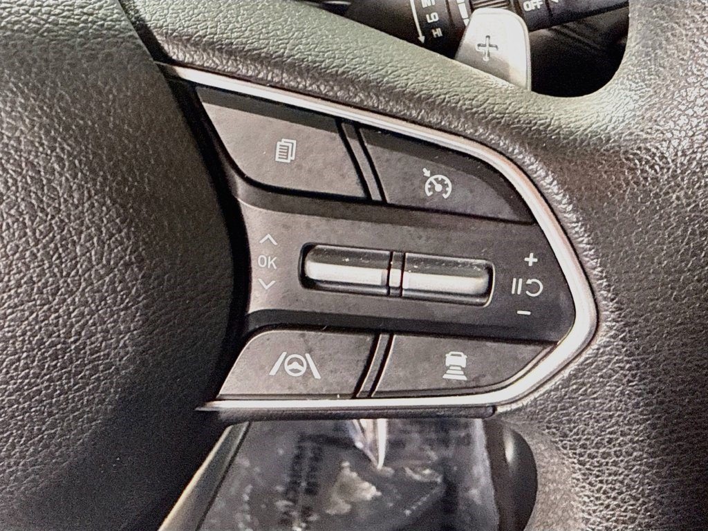 Used 2022 Hampton Gray Hyundai SEL image 11