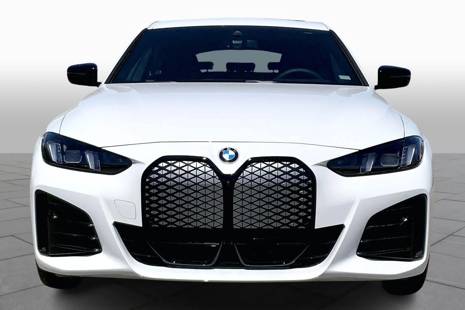 New 2026 Alpine White BMW xDrive40 image 3