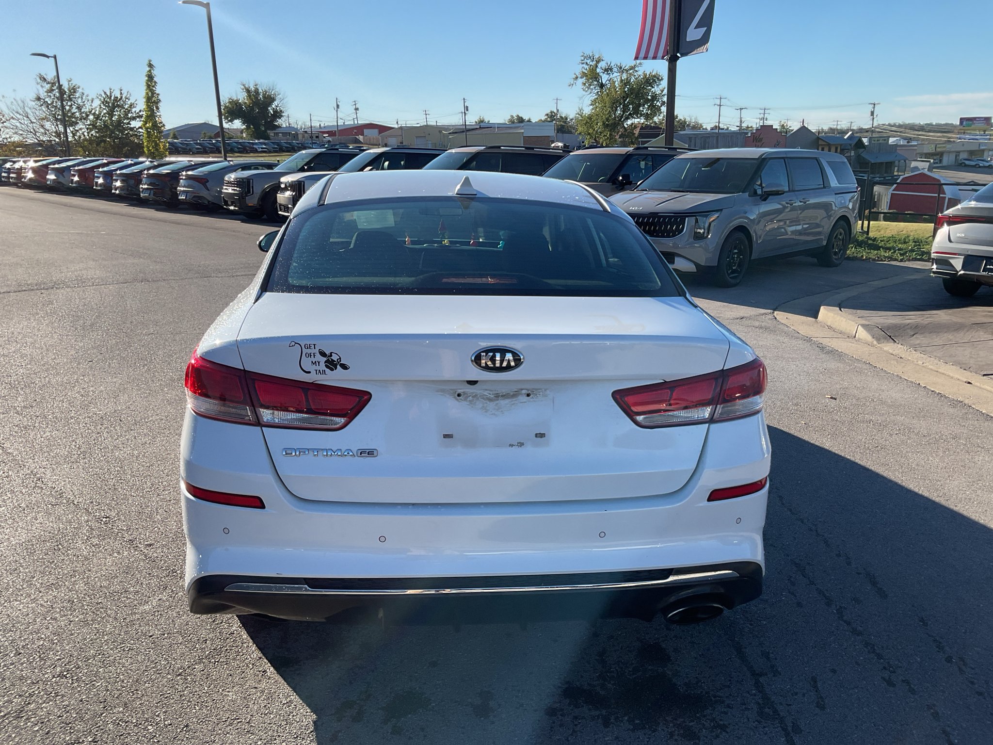 Used 2020 Snow White Pearl Kia LX image 5