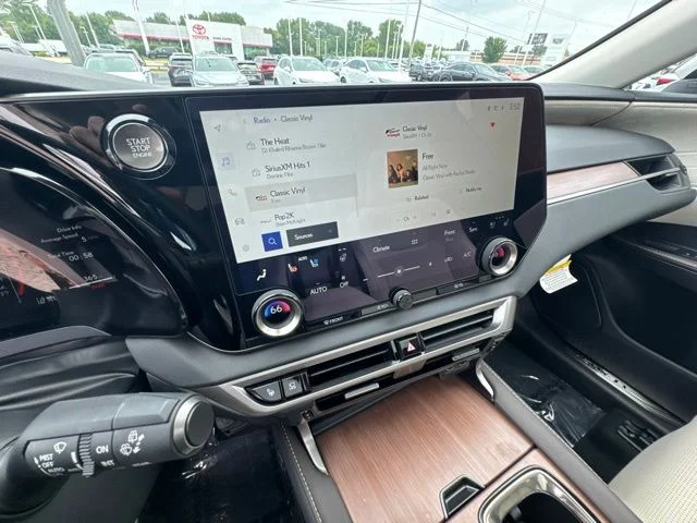 New 2026 Eminent White Pearl Lexus LUXURY image 26