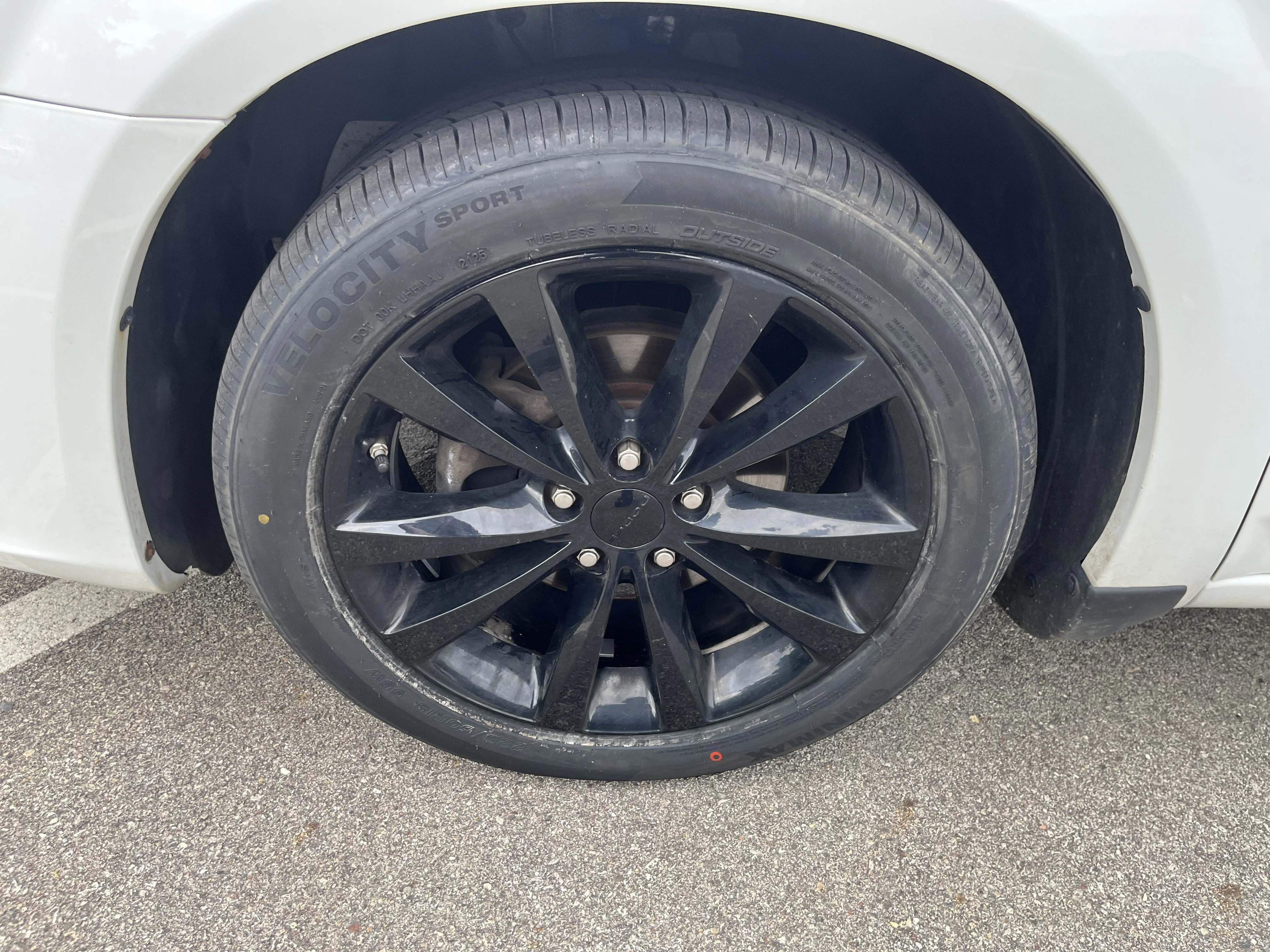 Used 2014 Bright White Clearcoat Dodge SE image 23