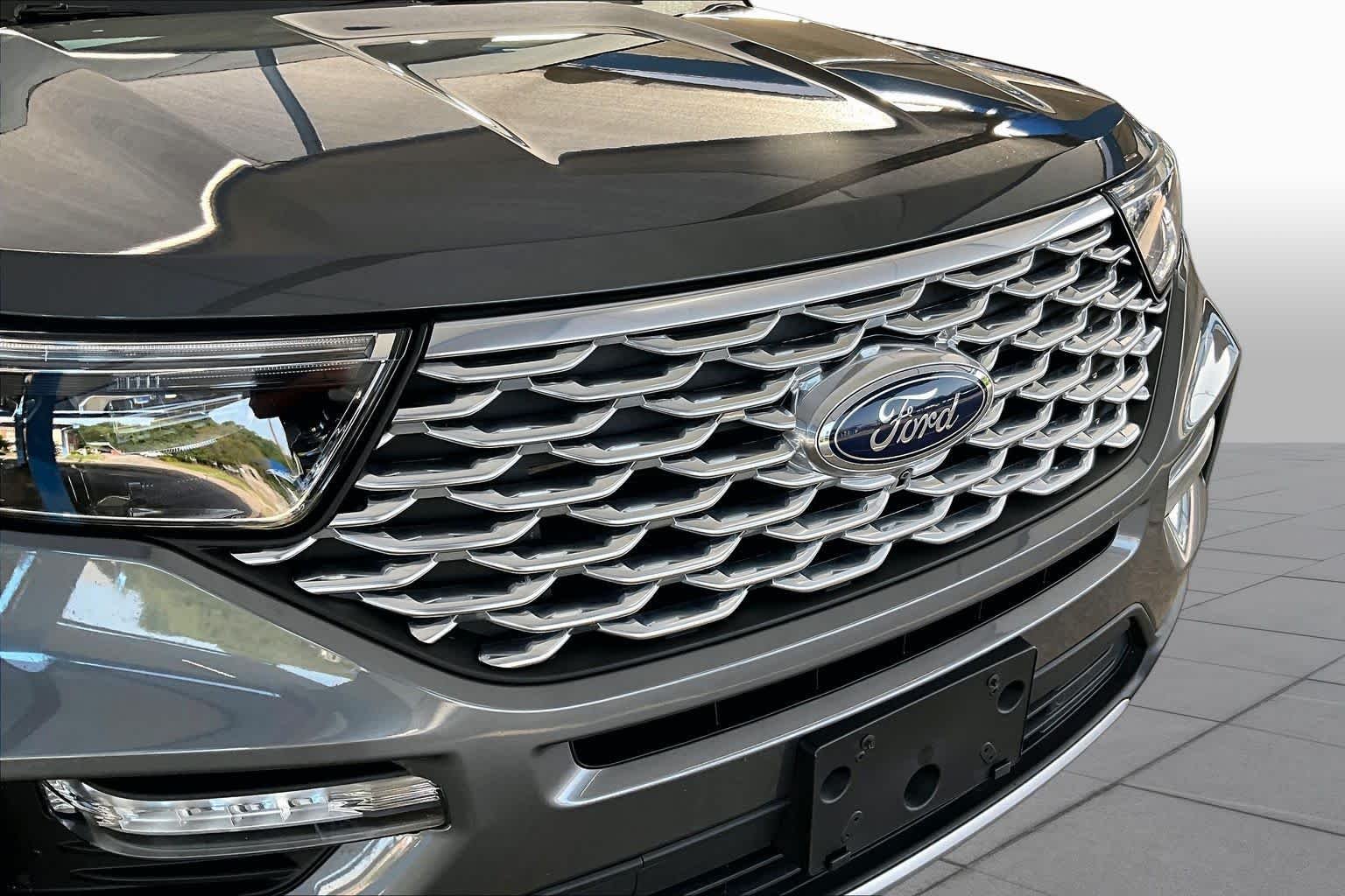 Used 2022 Carbonized Gray Ford Platinum image 30