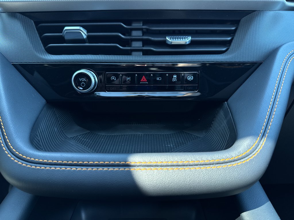 New 2026 Star White Metallic Tri-Coat Ford Tremor image 21