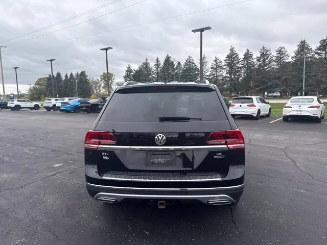 Used 2019 Deep Black Volkswagen SEL image 8
