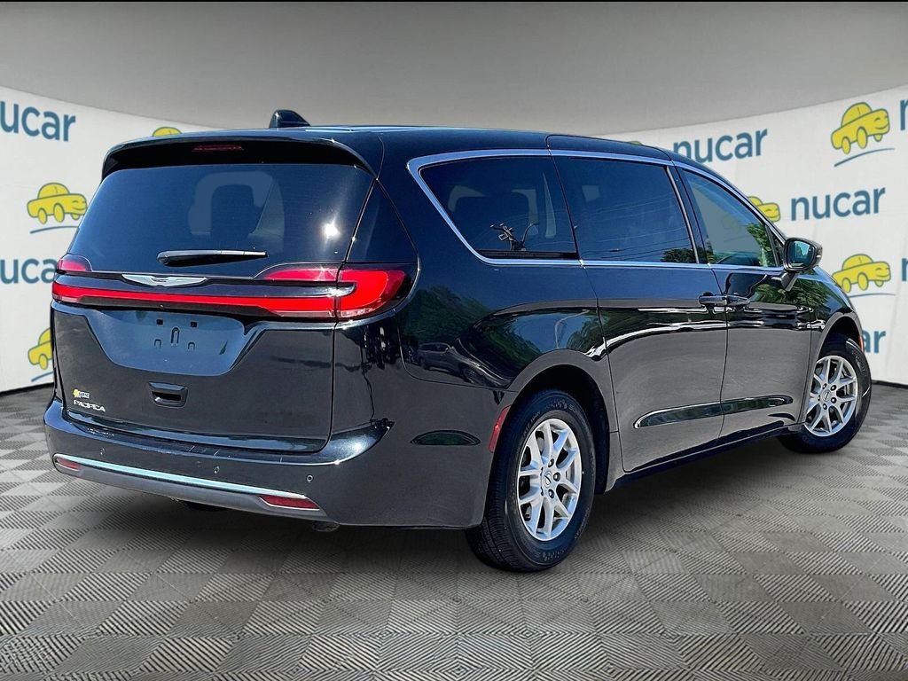 Used 2023 Black Chrysler Touring L image 6
