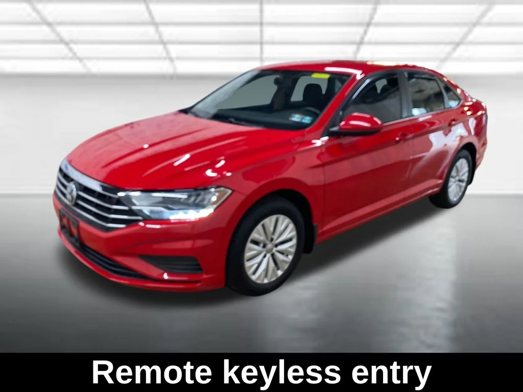 Used 2019 Red Volkswagen 1.4T S image 3