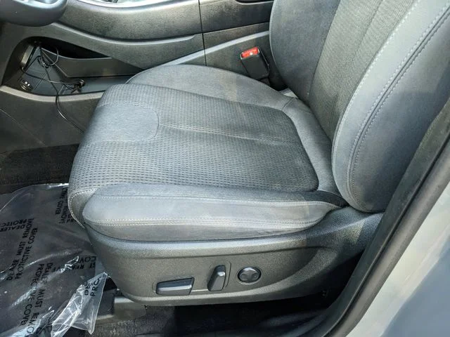 Used 2023 Gray Hyundai SEL image 17