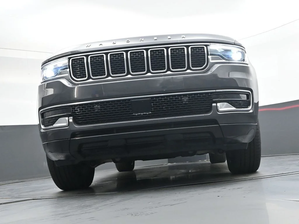 Used 2024 Gray Jeep Base image 50