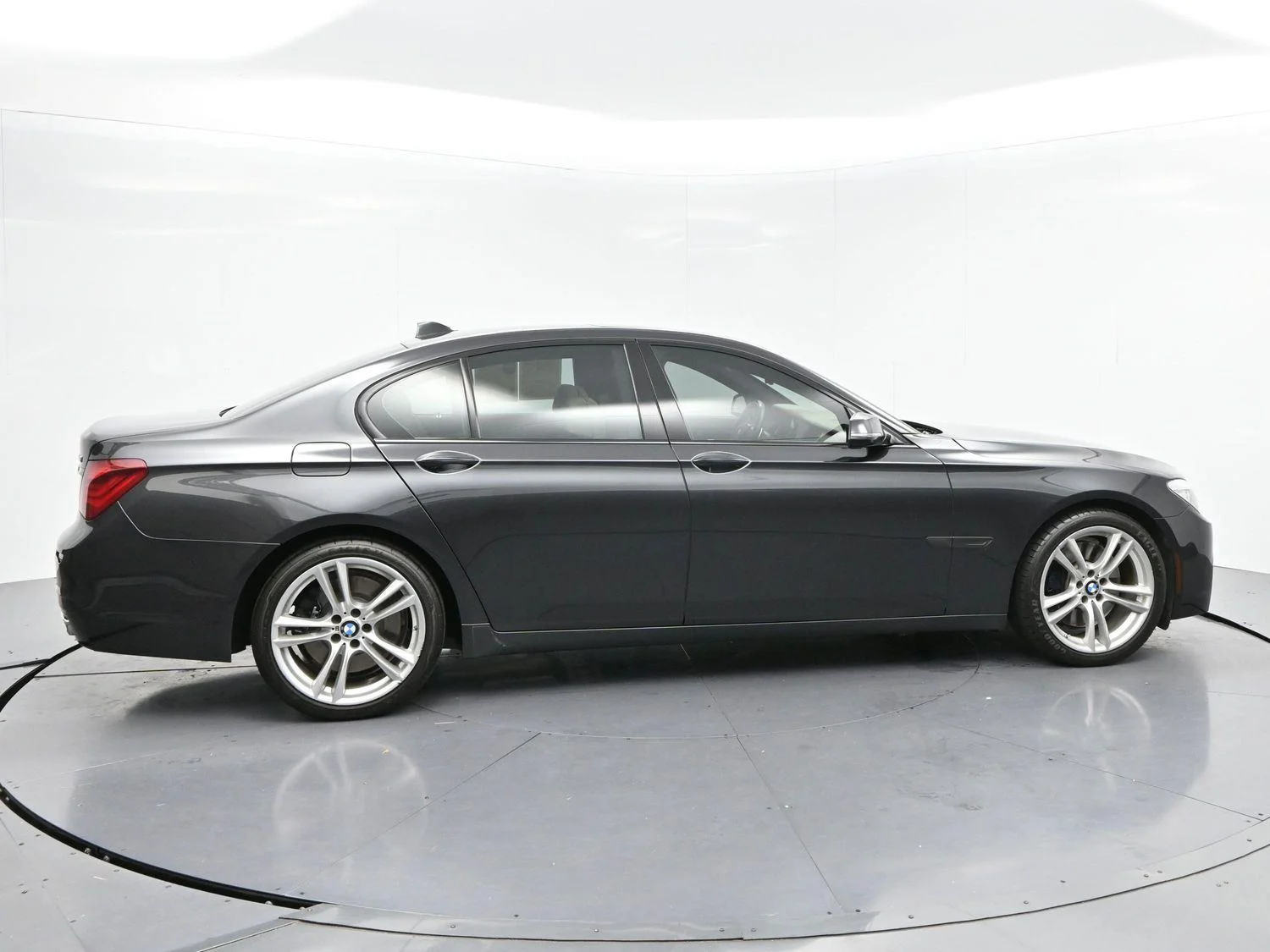 Used 2013 Dark Graphite Metallic Ii BMW 750i image 8