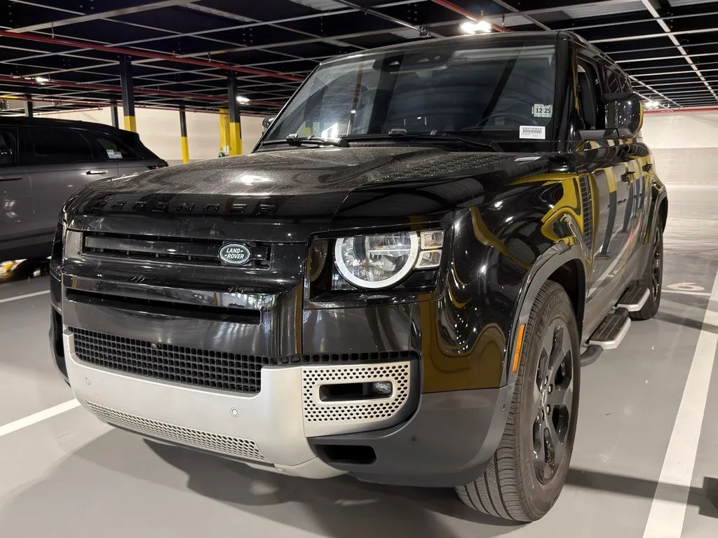 2020 Land Rover Defender S's photo