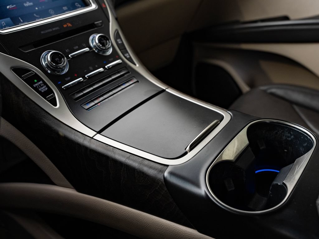 Used 2020 Pristine White Lincoln Reserve image 39