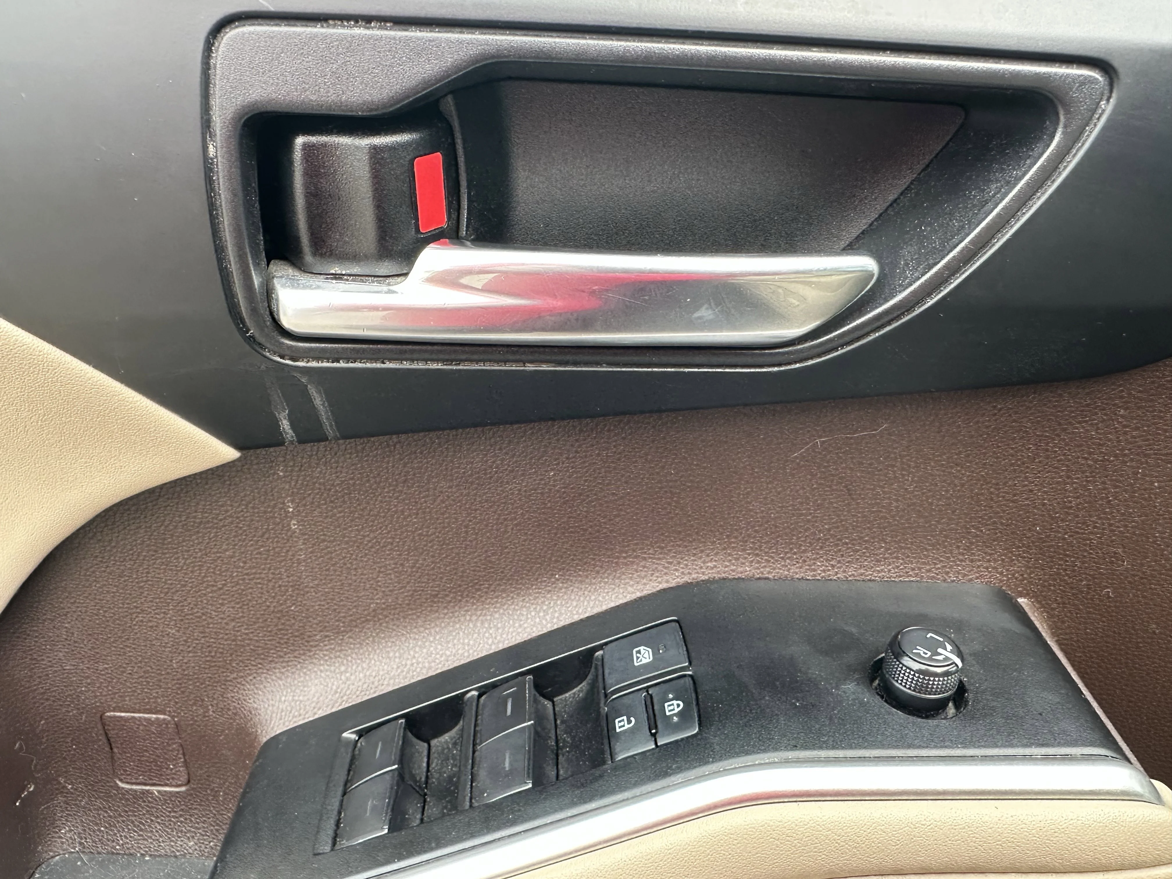 Used 2022 Blue Toyota XLE image 9