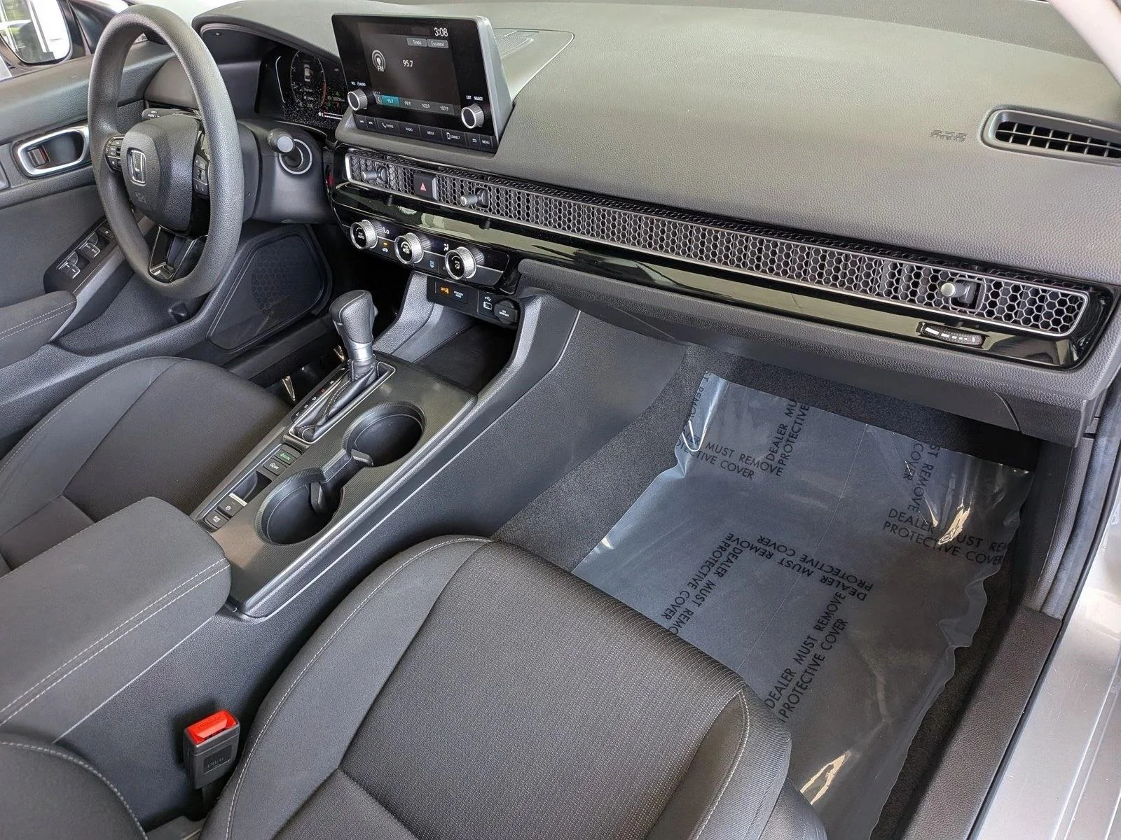 Used 2024 Lunar Silver Metallic Honda LX image 20