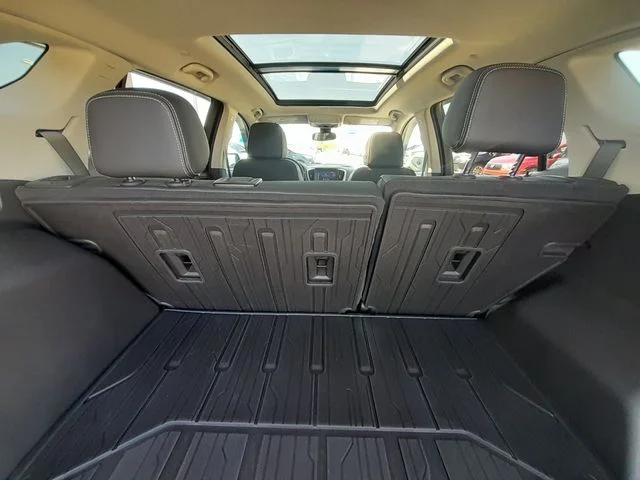 Used 2023 White GMC Denali image 51