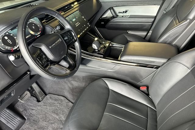 Used 2025 Gray Land Rover Dynamic SE image 9