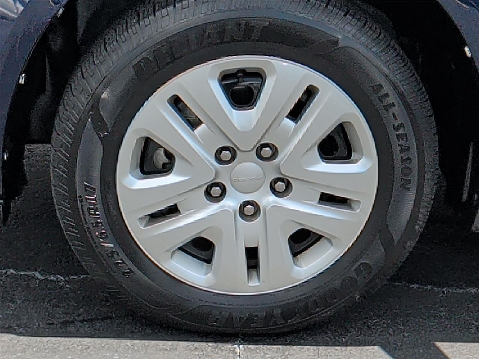 Used 2017 Contusion Blue Pearlcoat Dodge SE image 9
