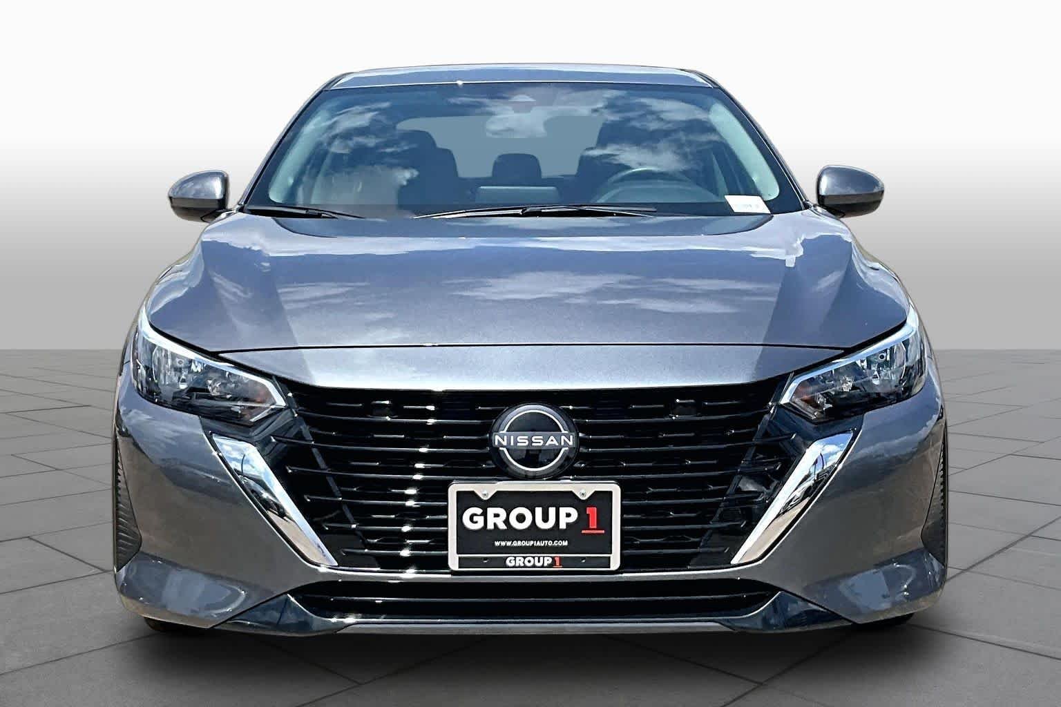 Used 2025 Gun Metallic Nissan SV image 4