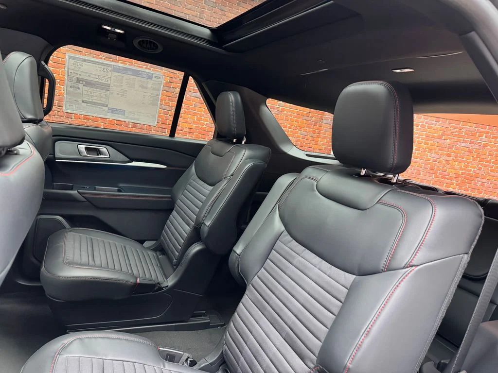 New 2026 Carbonized Gray Metallic Ford ST-Line image 26