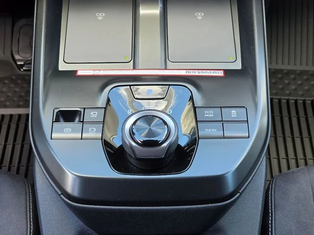 2026 Toyota C-HR XSE - Photo 10