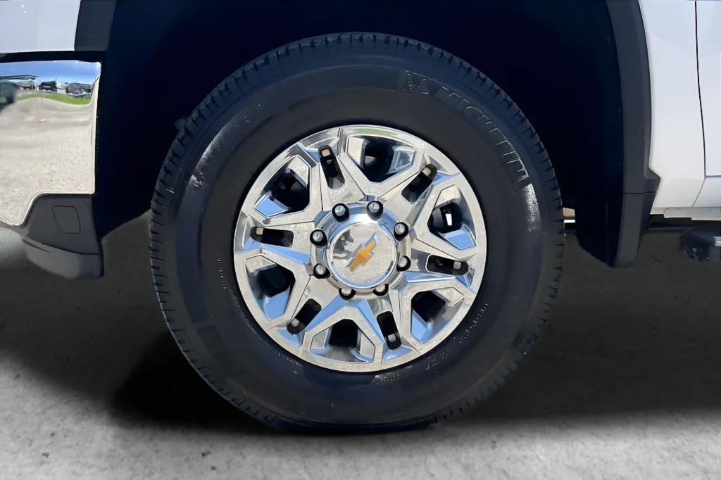 Used 2026 White Chevrolet LTZ image 35