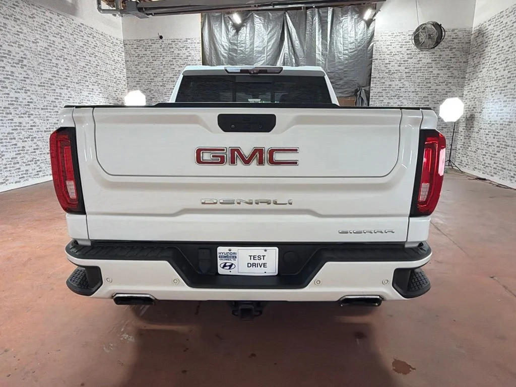 Used 2020 White Frost Tricoat GMC Denali image 6