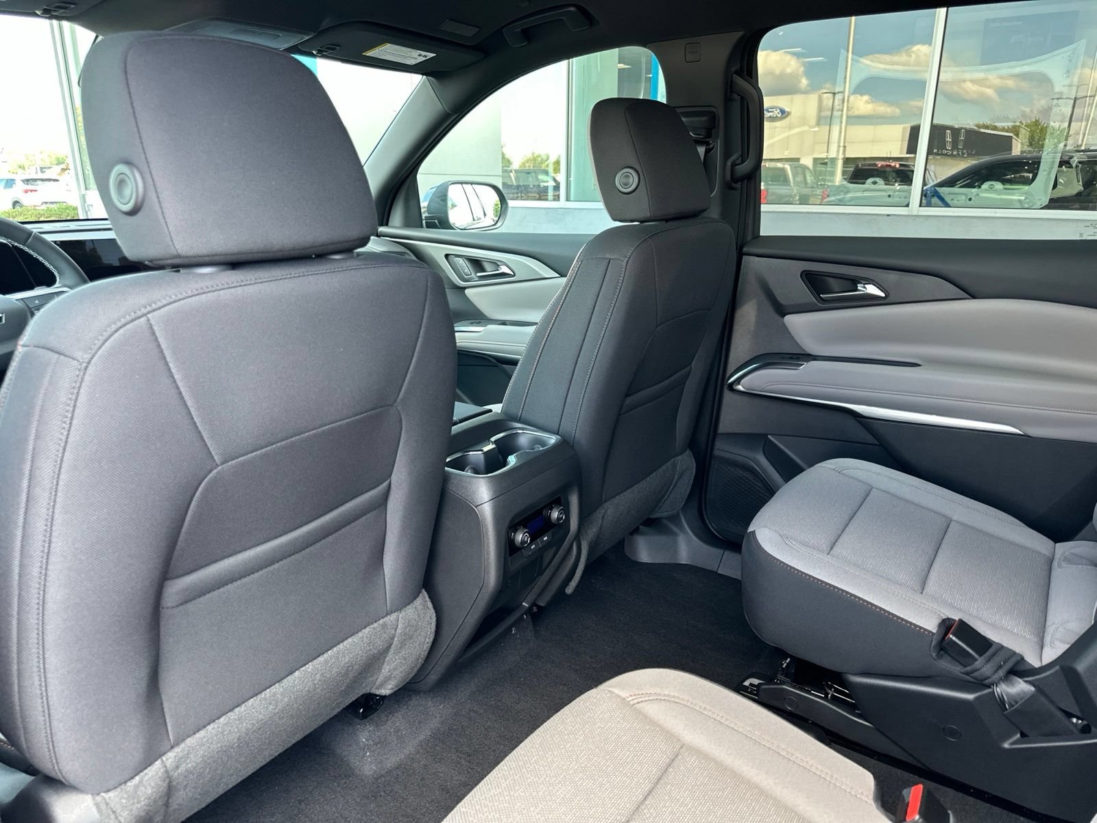 2027 Chevrolet Traverse LT - Photo 15