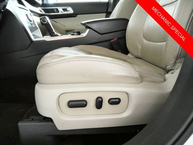Used 2014 White Ford Limited image 16