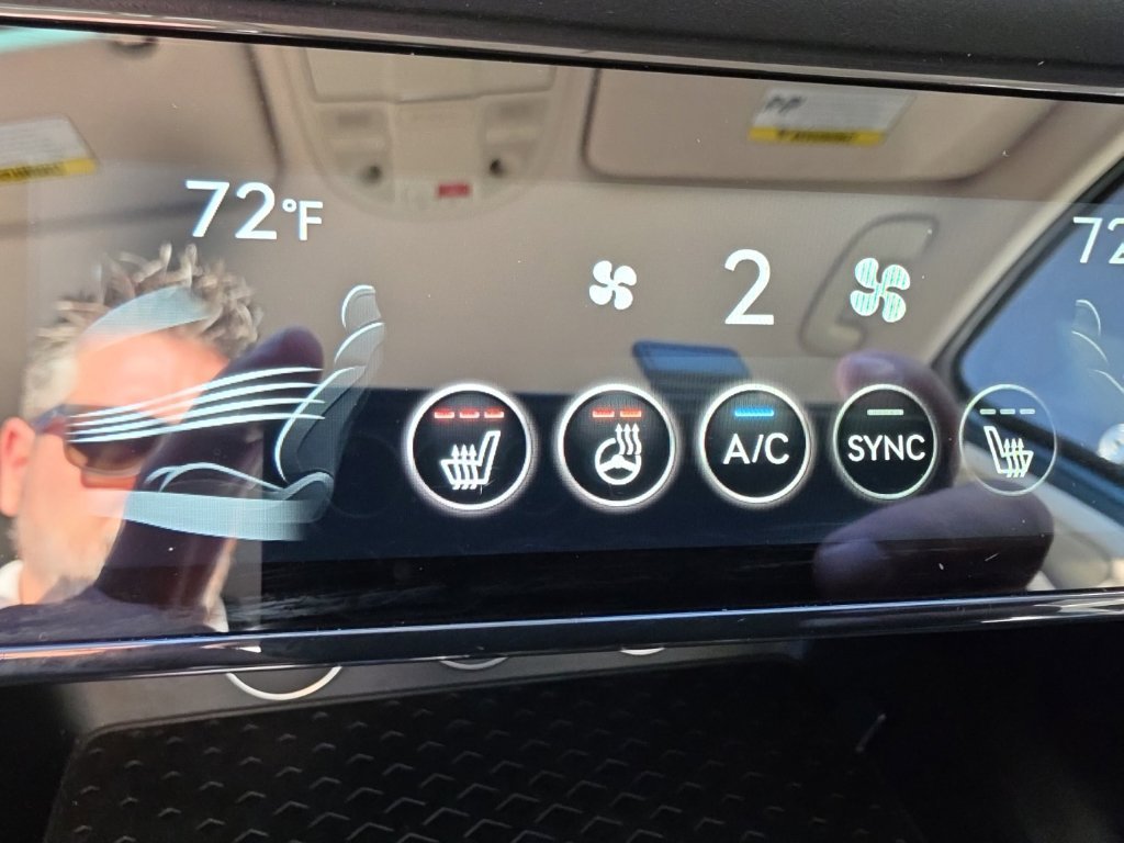 Used 2025 Gray Genesis 2.5T image 17