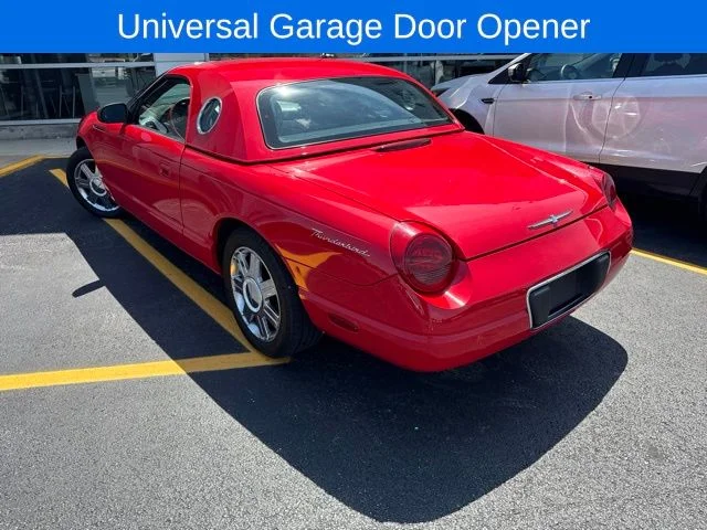 Used 2005 Torch Red Ford Base image 4