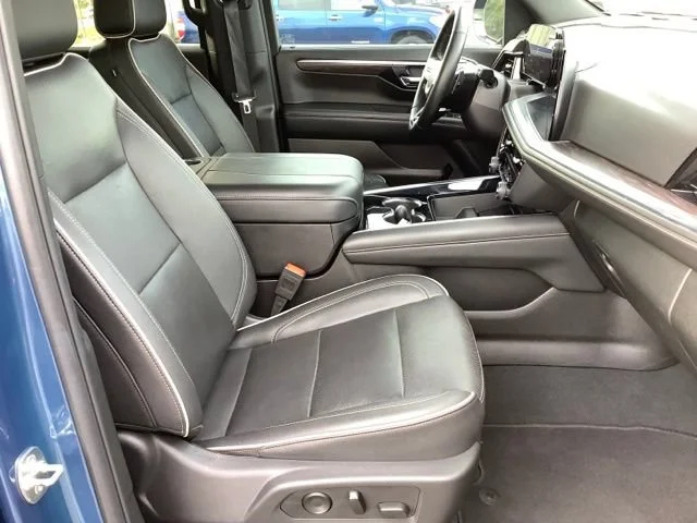 2025 Chevrolet Tahoe Premier - Photo 15