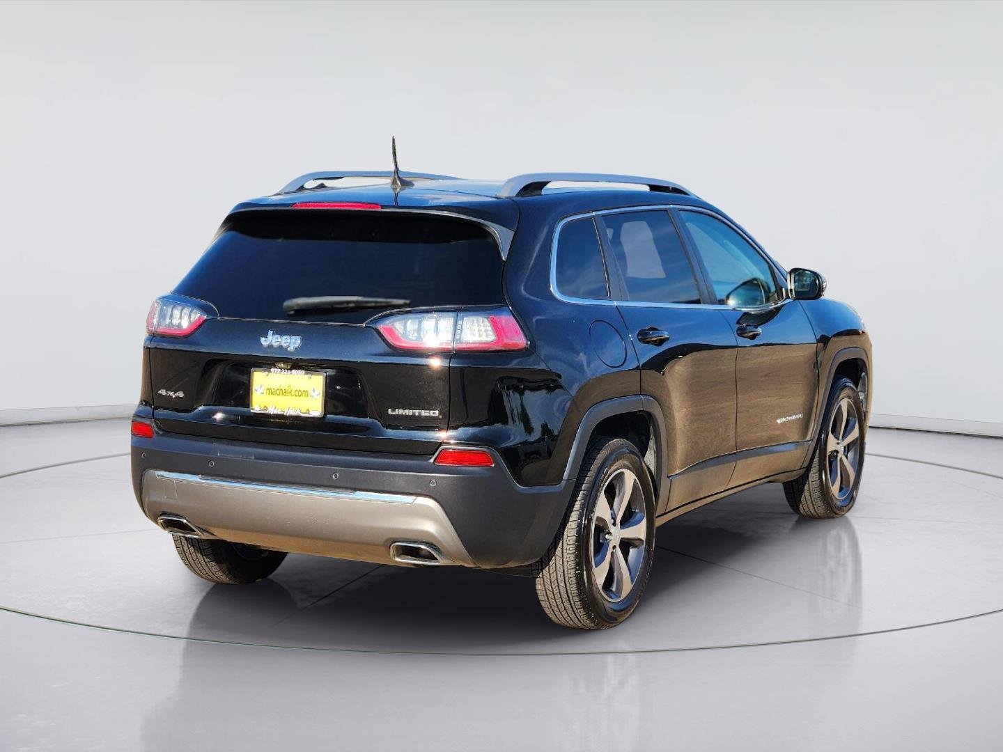 Used 2019 Diamond Black Crystal Pearlcoat Jeep Limited image 6