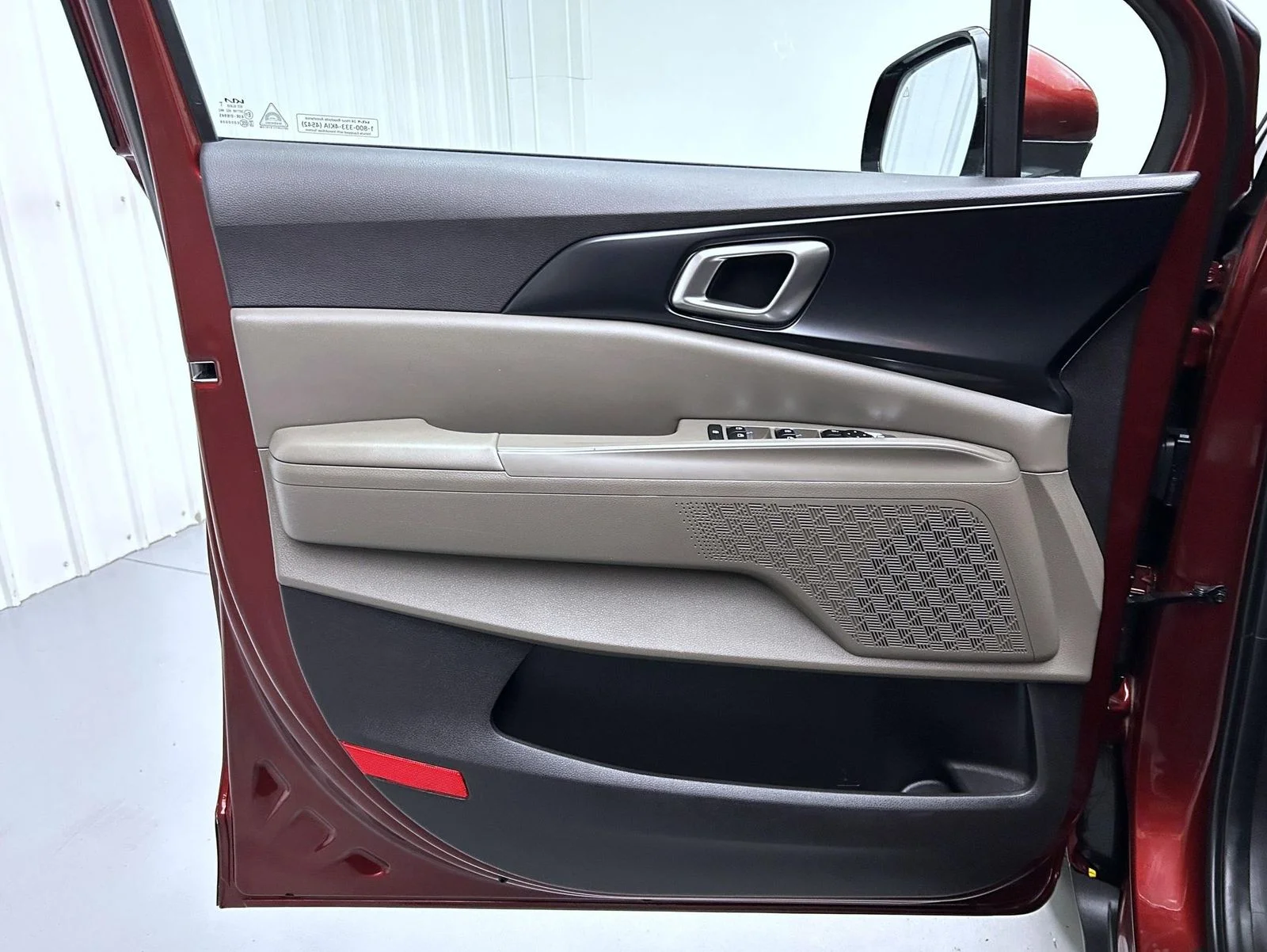 Used 2025 Red Kia LXS image 9