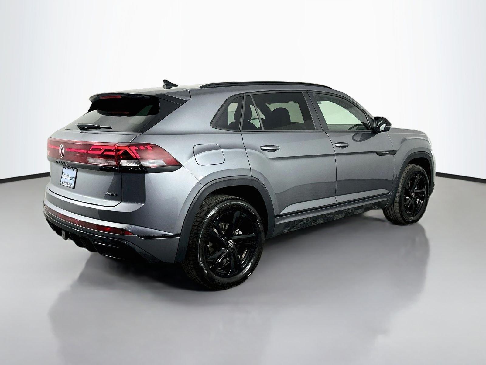 Used 2025 Platinum Gray Metallic Volkswagen 2.0T SEL R-Line Black image 7