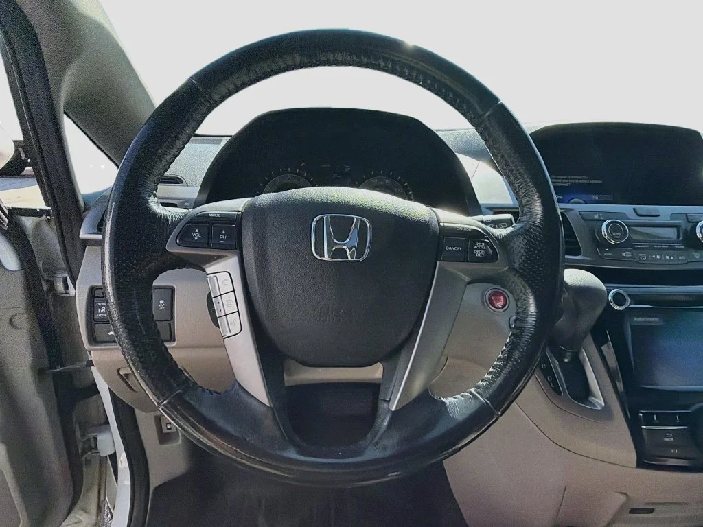 Used 2016 White Honda EX-L image 11