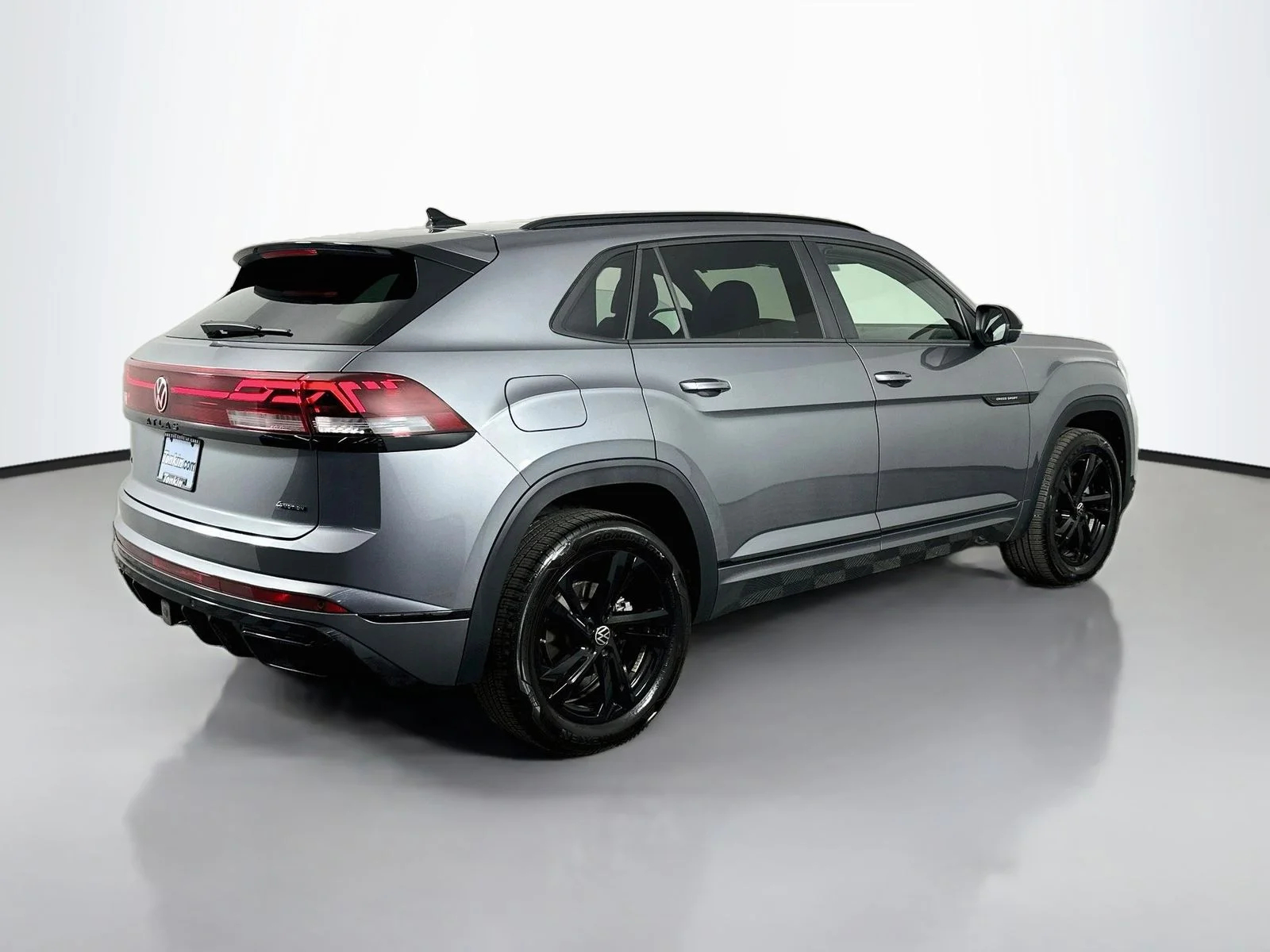 Used 2025 Platinum Gray Metallic Volkswagen 2.0T SEL R-Line Black image 7