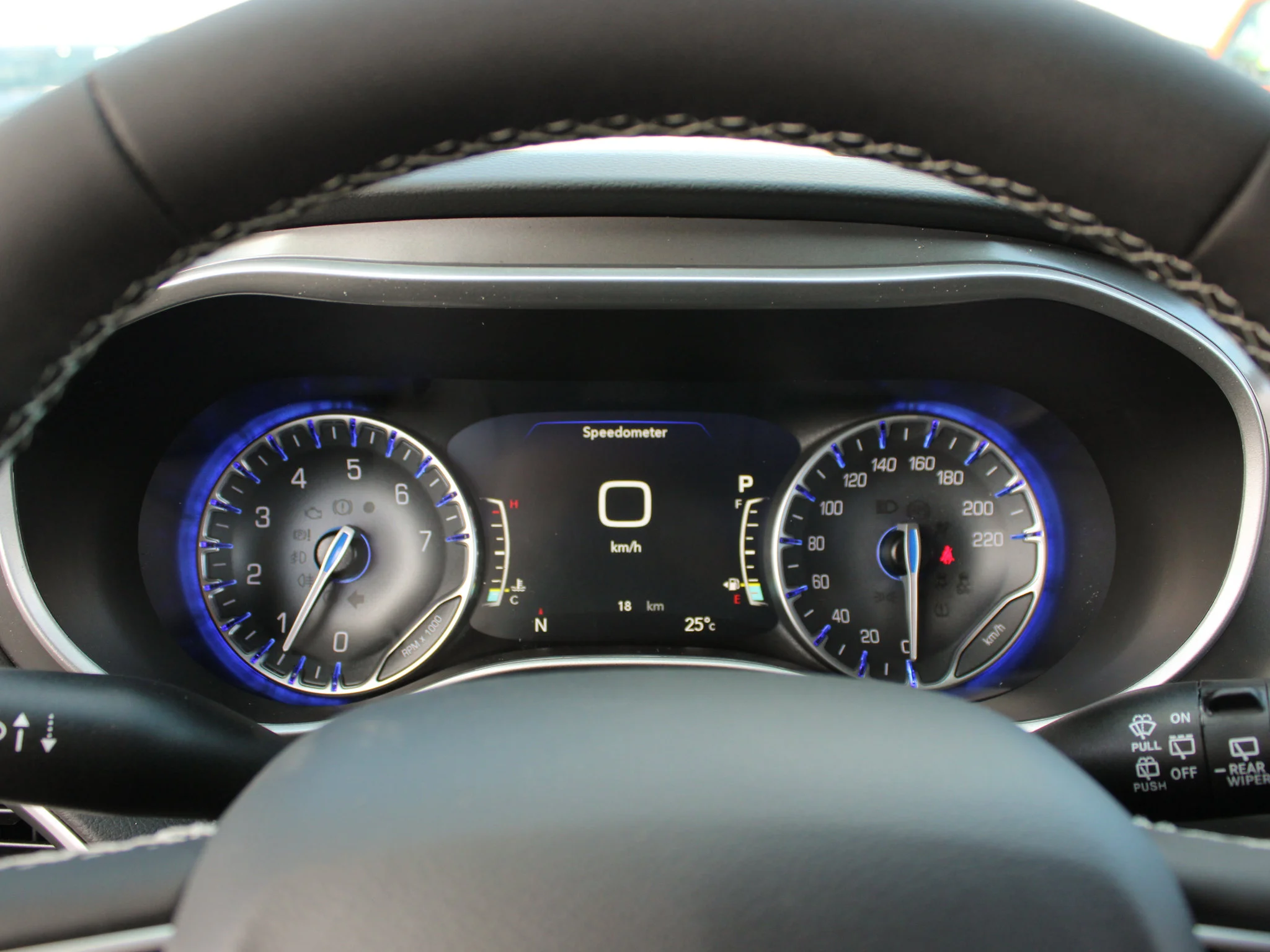 Used 2025 White Chrysler SXT*, Remote Start, Heated Leather, Lane Departure Warning image 17