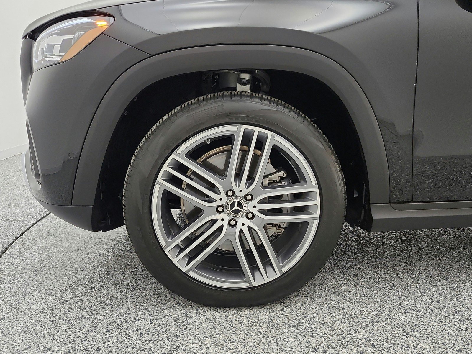Certified Used 2025 Black Mercedes-Benz GLS 450 4MATIC® SUV image 17