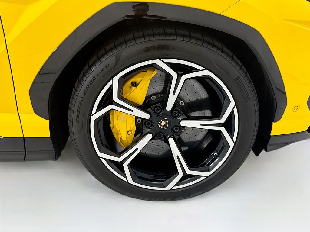 Used 2019 Black Lamborghini Base image 31