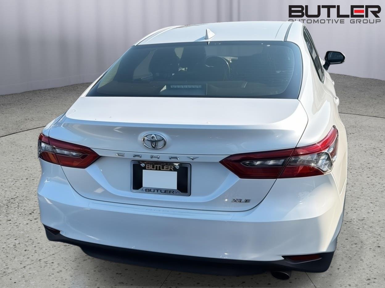 Used 2023 Wind Chill Pearl Toyota XLE image 9