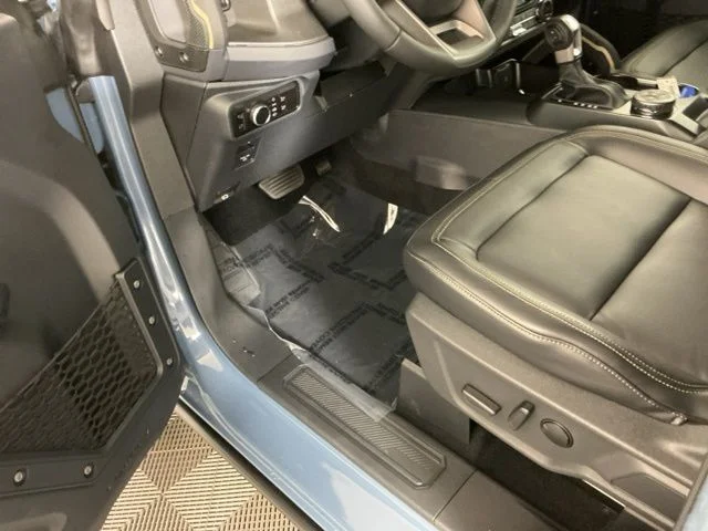 New 2025 Azure Gray Metallic Tri-Coat Ford Badlands image 17