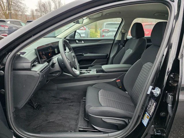 2026 Kia K5 LXS - Photo 14