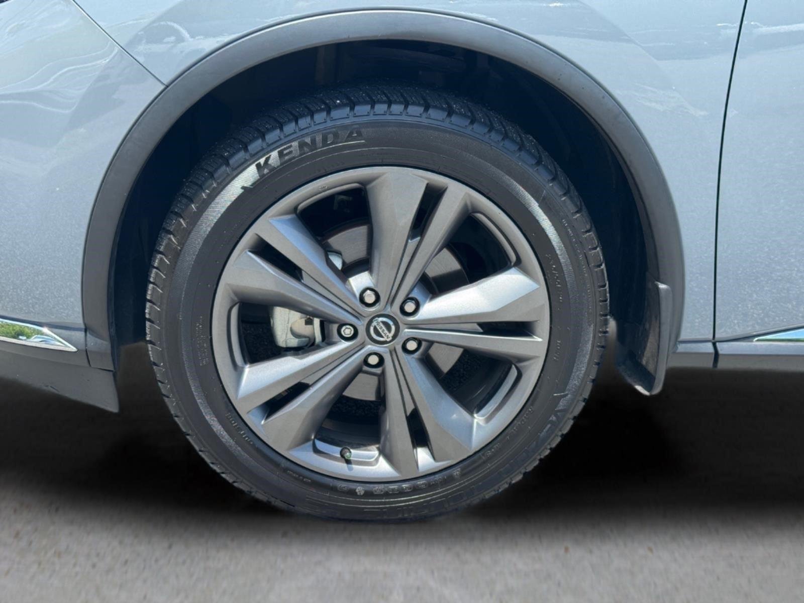 Used 2022 Boulder Gray Pearl Nissan Platinum image 9