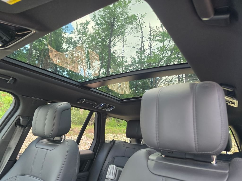 Used 2021 Black Land Rover Westminster image 3