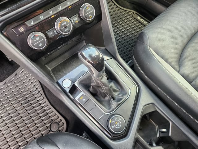 Used 2022  Volkswagen SEL image 19