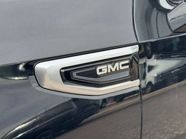 Used 2024 Onyx Black GMC Denali image 12